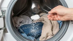 Prečo ženy pri praní pridávajú soľ: výsledok je lepší ako pri použití drahých prostriedkov