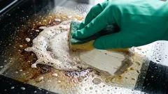 Sklo rúry sa leskne ako zrkadlo: tento domáci spôsob si poradí aj s odolnými škvrnami